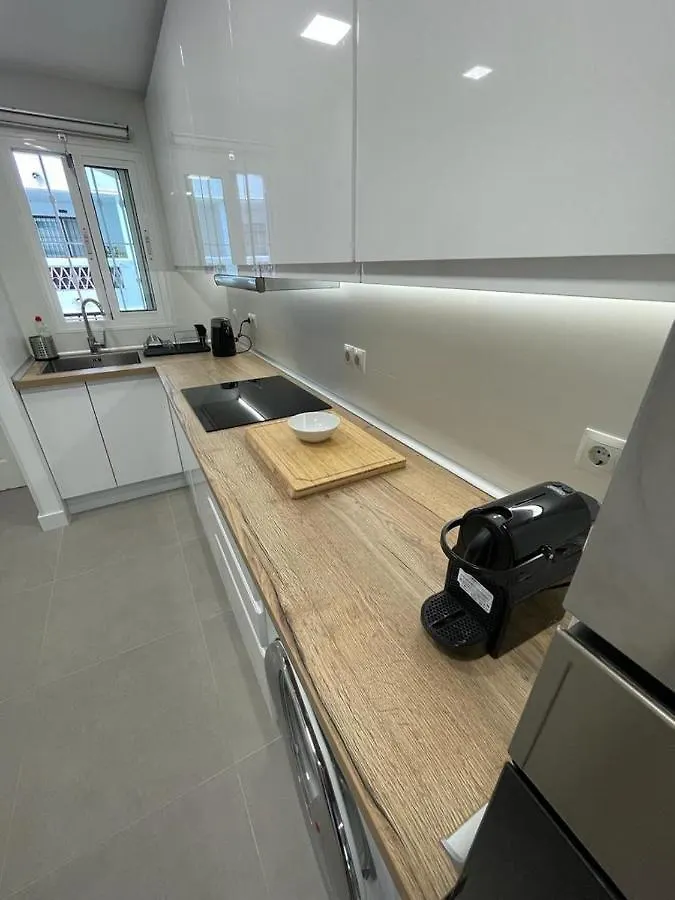 Encantador Piso Con Terraza Y Piscina Apartment Benalmadena Spain